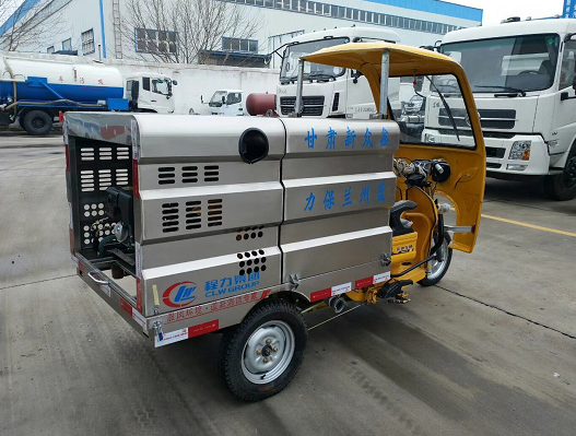 三輪高壓清洗車︱三輪灑水車圖片