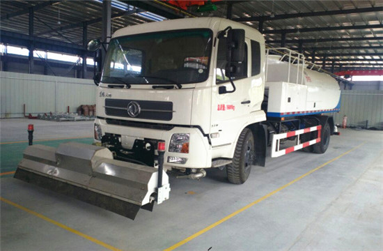 東風(fēng)天錦路面清洗車︱10噸路面清洗車圖片