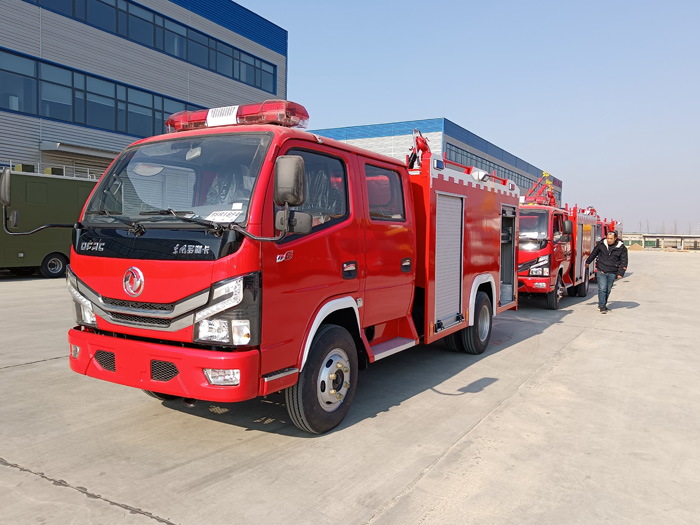 5噸消防灑水車價(jià)格_石油化工冶煉廠消防車_1.5-3.5噸水罐消防車現(xiàn)車價(jià)格