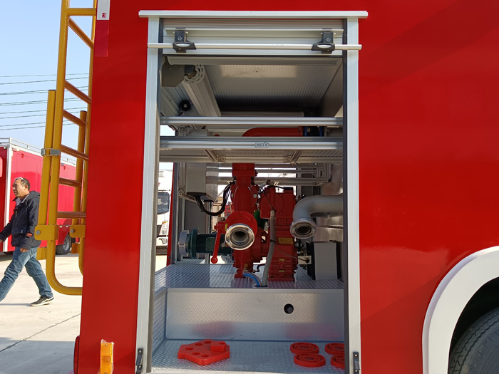 5噸消防灑水車多少錢_消防中隊(duì)消防車_2.5-5噸泡沫消防車現(xiàn)車報(bào)價