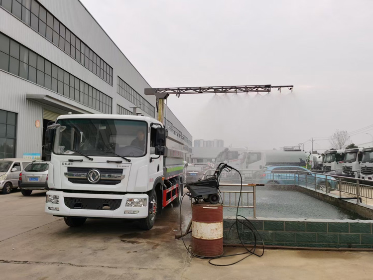 東風(fēng)D9免稅的鐵路抑塵車--12噸降塵灑水車_大同煤場抑塵灑水車_運(yùn)煤抑塵劑固化劑噴灑