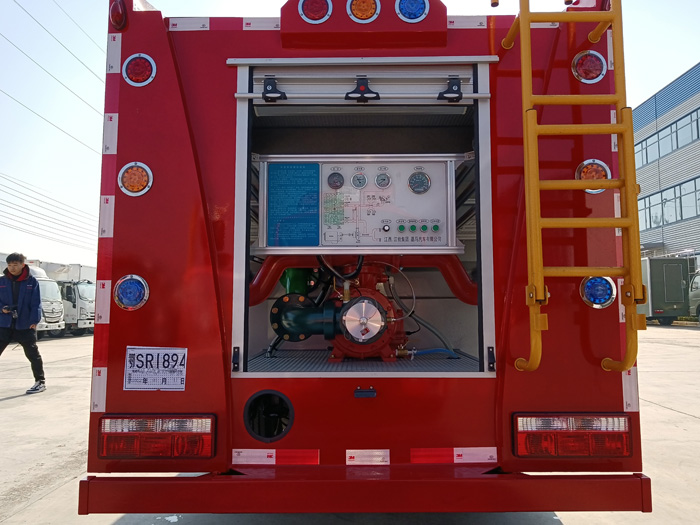 5噸消防灑水車多少錢_消防中隊(duì)消防車_2.5-5噸泡沫消防車現(xiàn)車報(bào)價