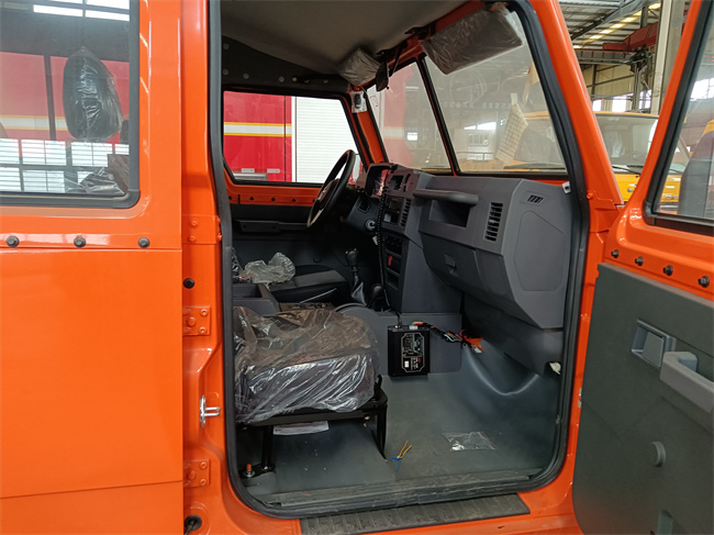 小型皮卡器材消防車(chē)_2噸四驅(qū)越野消防灑水車(chē)_河北山西_北汽四驅(qū)越野消防裝備車(chē)_北汽吉普四驅(qū)森林防火巡邏車(chē)