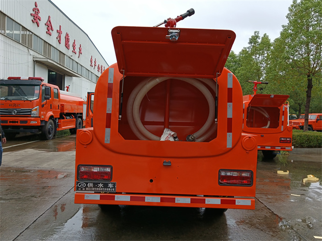 森林防火指揮車_2噸四驅消防灑水車_安徽福建_應急運水車_四驅越野消防車