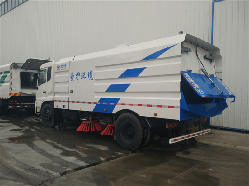 國(guó)6天錦掃路車(chē) (3).jpg