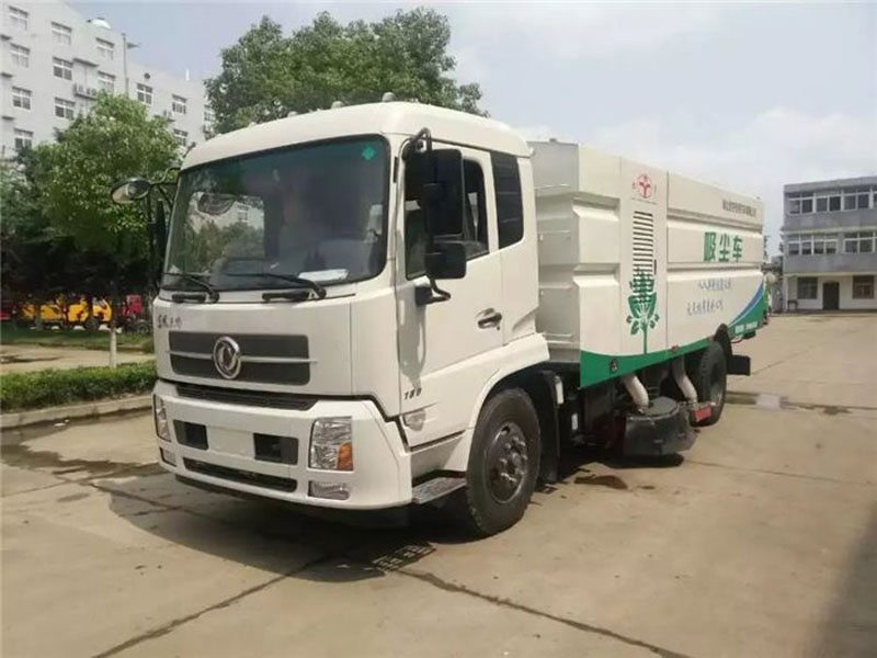 東風(fēng)天錦吸塵車(chē)1.jpg