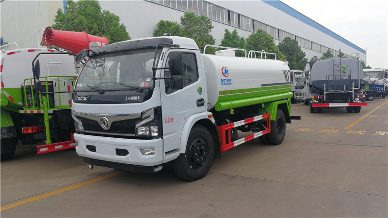 東風(fēng)多利卡國六8昂灑水車 (2).jpg